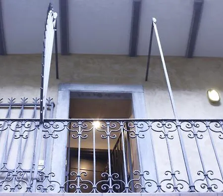 Bed & Breakfast Fleur De Lis Plaza 3*